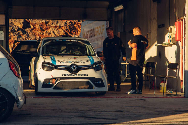 4H Endurance – vettura ai box