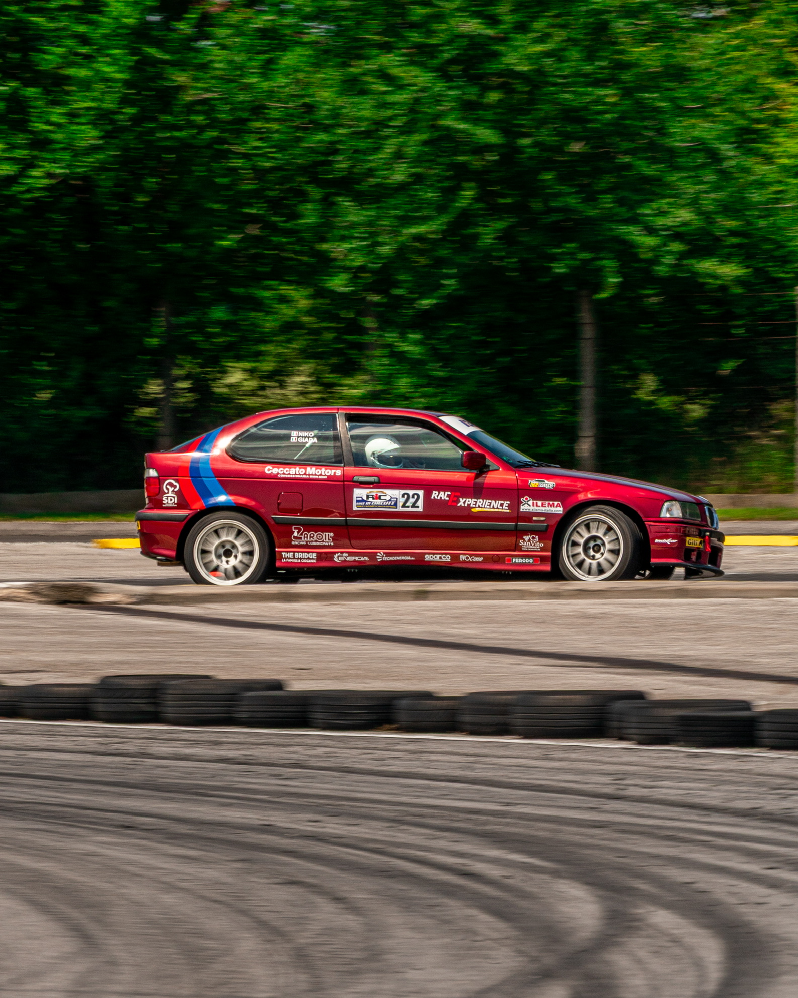 BMW 323